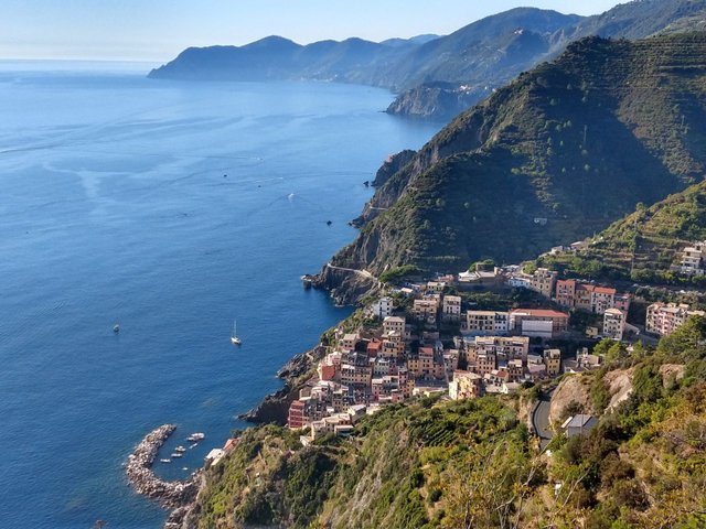 Wildcamping in Cinque Terre - day 30 of cycling Ukraine-Portugal