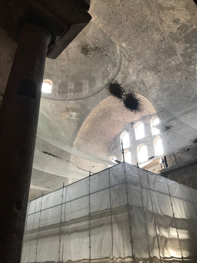 Netting to Catch Stone Chips Falling From the Ceiling