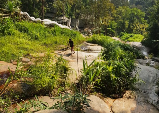 Out of the jungle, onto the rocks and a nice cool stream