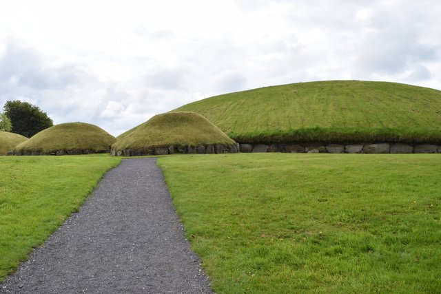 Entering Knowth