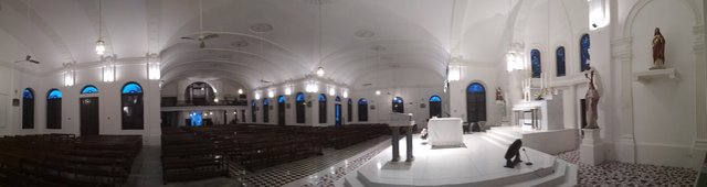 Panoramic view from the side of the altar