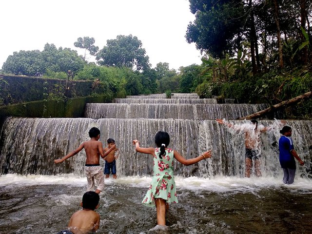 This is a small dam which has this water outlet.