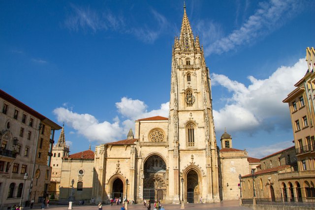 The Cathedral of Oviedo – First Impressions