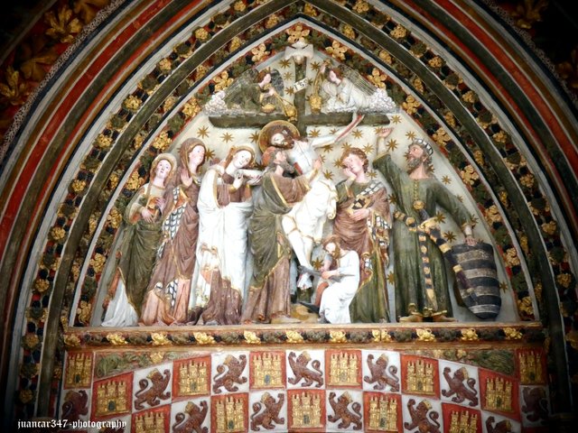 Another beautiful example of a 16th century Gothic portal with original polychrome: Capilla de Santa Catalina