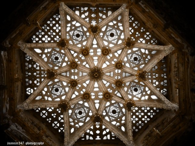 Dome of Juan de Colonia with its fabulous eight-pointed star