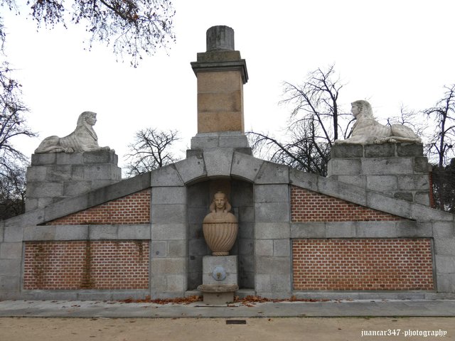 Egyptian fountain by the architect Isidro González Velázquez