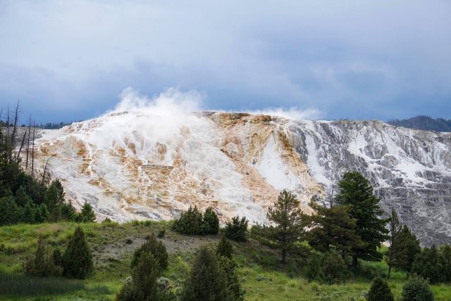 yellowstone-17.jpg