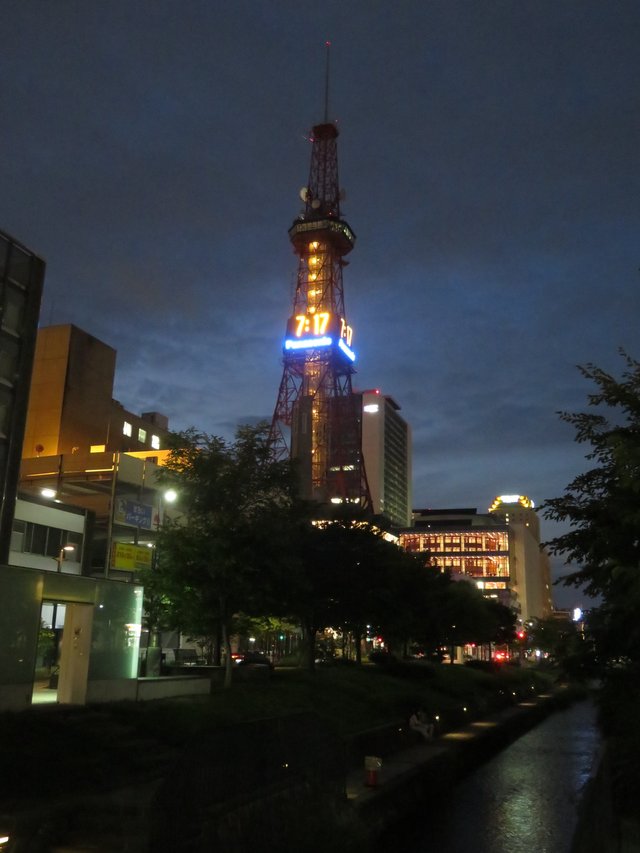 One last picture of the tower whilst looking for ramen.