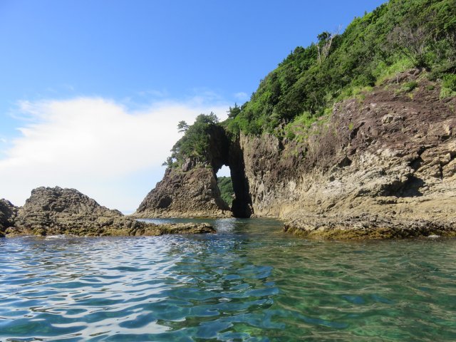 Now the east side of the bay and the fascinating cliffs here.