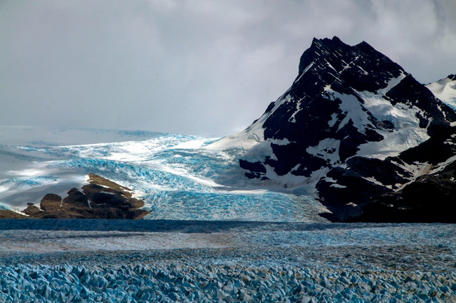 Perito Moreno glacier. Los Glaciares National Park. Photo by Nelson Pigossi Jr on Unsplash