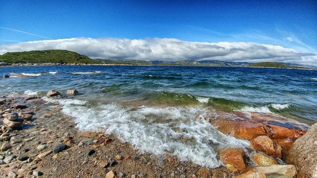 Rosskreppfjorden loooks and sounds like a real ocean.