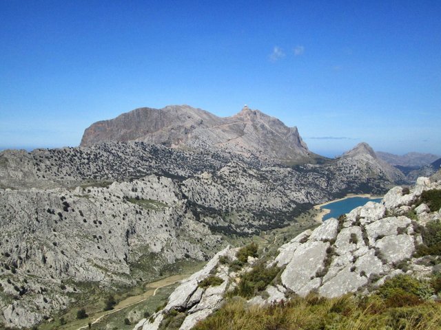 The Cüber reservoir, up in the picture the Nato outpost