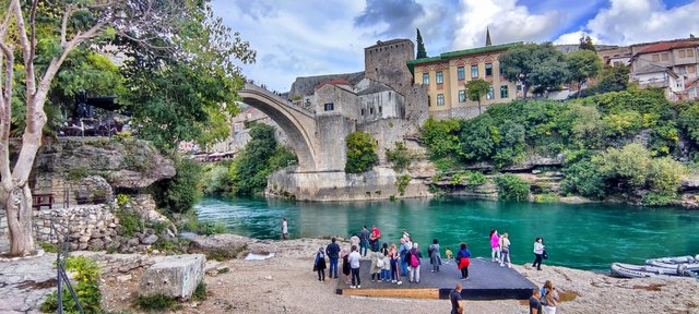 Always tourists are viewing the scenery