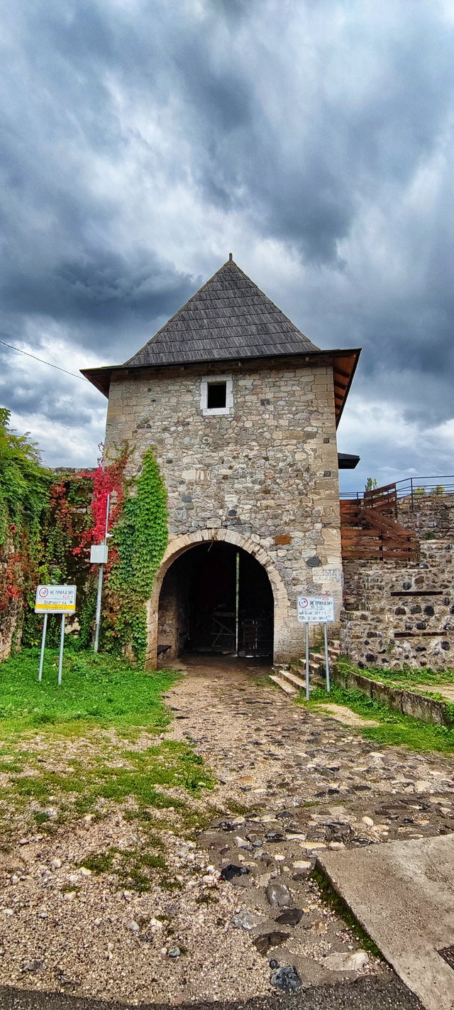 Door house