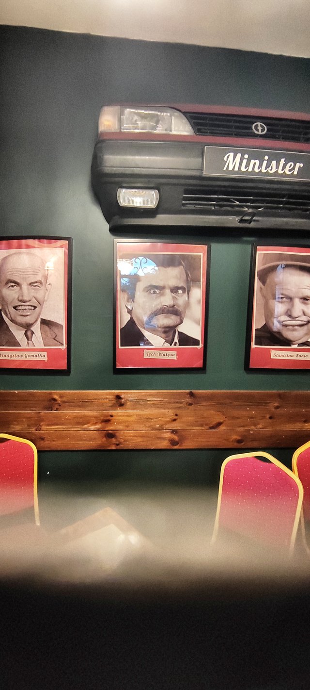 This Pub makes jokes about former presidents of the polish republic