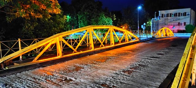 Lightning bridge