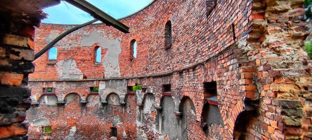 The red bricks are beautiful