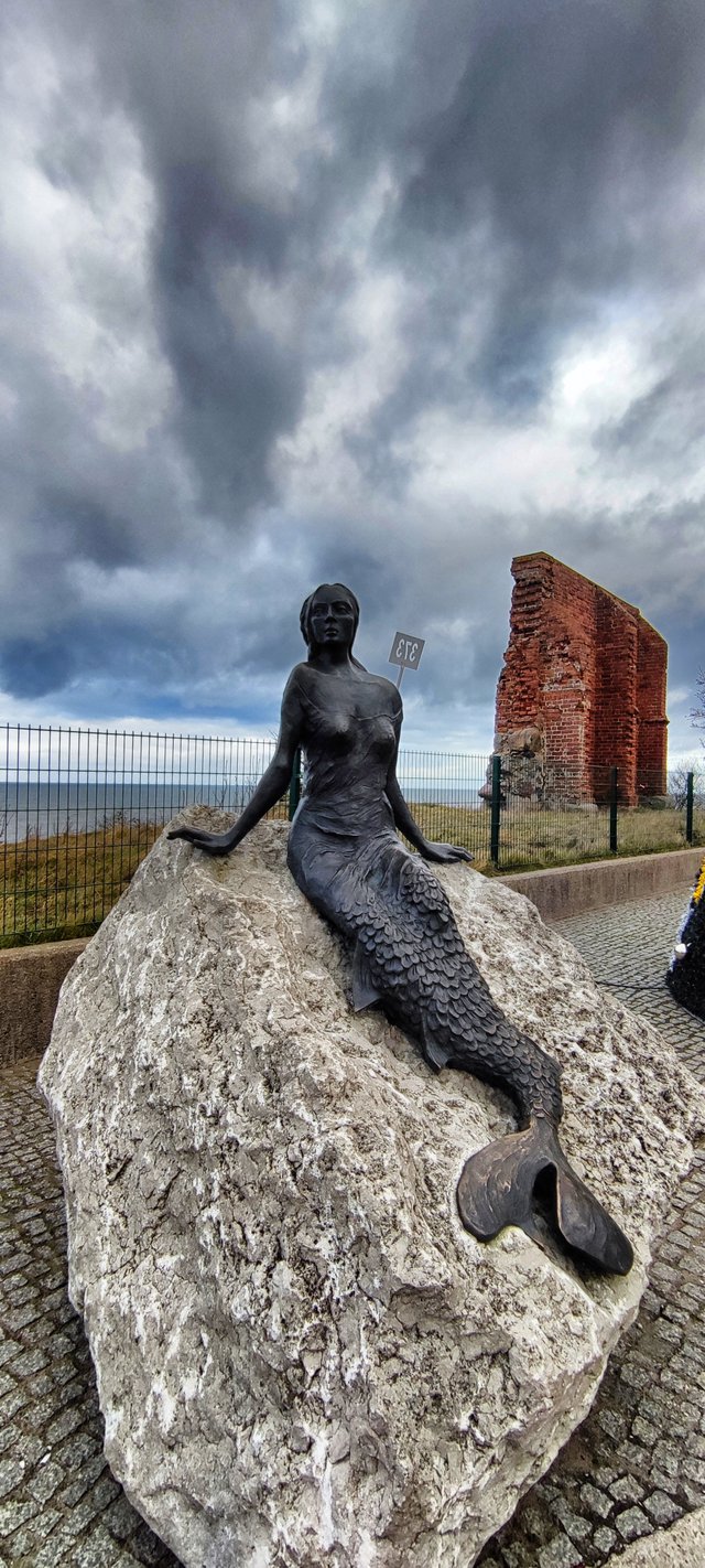 The mermaid with the last wall