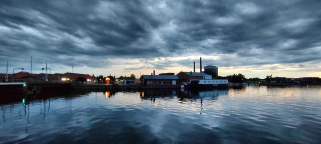 Evening at the harbor