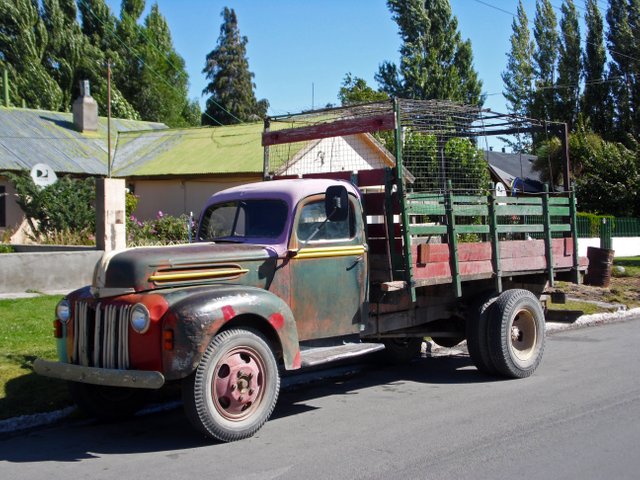 Old trucks in Los Antiguos