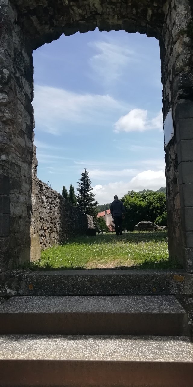 Entering in the castle.