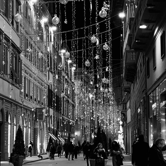 The falls of light in one of the main central streets ,a streets full of fancy Italian shops like Gucci and Prada it deserve a fancy and special decoration so it will charme more customers!