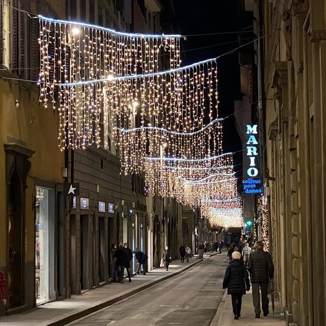 In little streets the deviation was less expressive but still sweet and shiny. This year the city was almost empty I think it is for the covid and the new rules of the government but Florence is still charming as always.