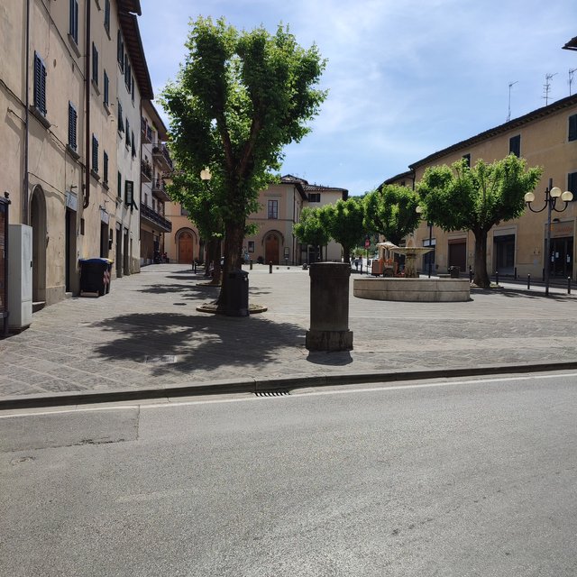 This is the second biggest square of the city full of trees and old buildings. With a fountain in the middle really a relaxing corner.