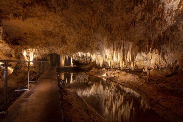 Lake Cave