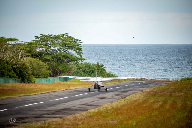 Tambor beach airport