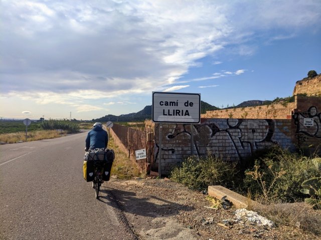 We've got a bit of wind: cycling from Barcelona to Valencia ‍♂️‍♂️ in 4 days