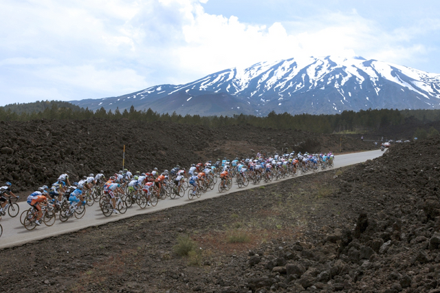 The Giro d’Italia has arrived on Etna in several stage arrivals. The south-east climb of Etna to the Sapienza Refuge (about 1,900 m asl) from the Catania coast, classifiable as a long climb with medium slopes, has a drop of about 1,850 m with average slopes of 6-7% and is one of the toughest climbs in Central-Southern Italy. Beyond the Rifugio Sapienza the climb continues winding on dirt road for another thousand meters in altitude up to the Philosopher’s Tower (about 2900 m) which make it the overall climb with the highest altitude difference in Europe together with the Pico del Veleta. Two other ascending sides are on the south side up to the astronomical observatory and on the north-east side from Linguaglossa to Piano Provenzana.
