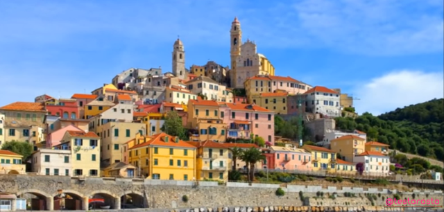 The historic center has remained unchanged for centuries and is practicable only on foot along the narrow streets that rise from the sea to the promontory from which stands the majestic Church of San Giovanni Battista, also called ”dei Corallini” because it was built thanks to the contributions of coral fishermen.