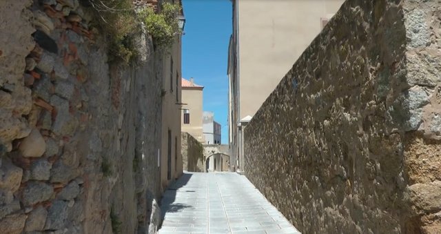 One of the many alleys of the Citadel with its characteristic stone-built