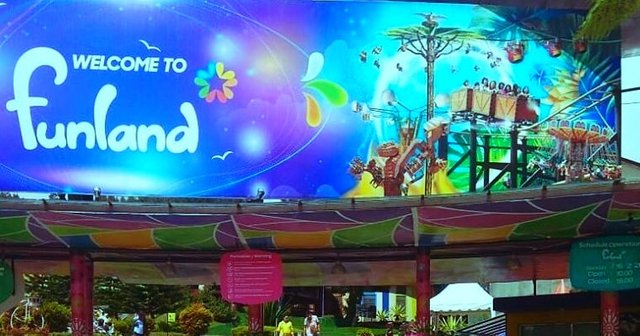 Welcome to Mickey Holiday Funland,