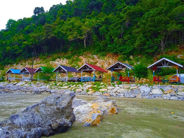 Seen Jambo: Residents Mention a Place to Rest and Enjoy the Sea View.