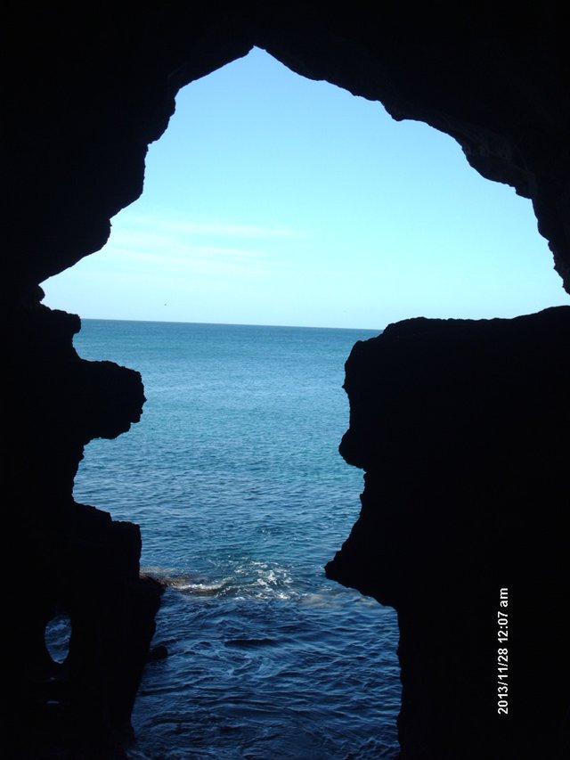 Ventana al mar desde la cueva / window to the sea from the cave. Foto propia / Own photo