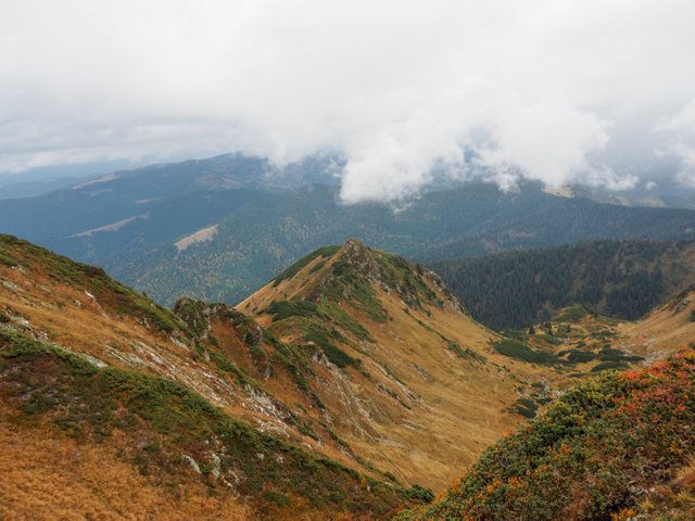 Spurs of a mountain range