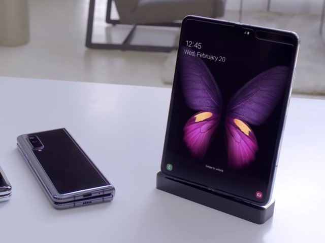 galaxy-fold-live-shot-samsung-promo.jpg