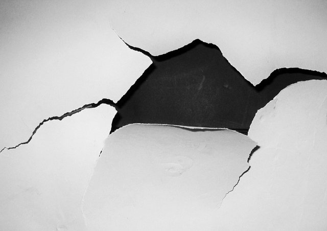 Wallpaper-Crack-Hole-White-Black-And-White-Wall-1243311.jpg