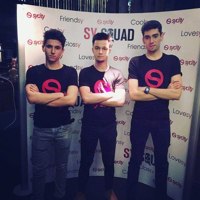 This is my #Sycity team! I'm the last one on the right.