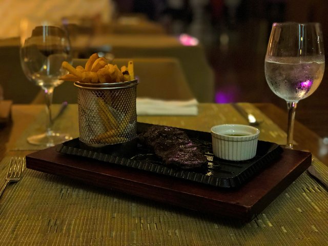 Waldorf Astoria – Brio Brasserie – Steak and Fries
