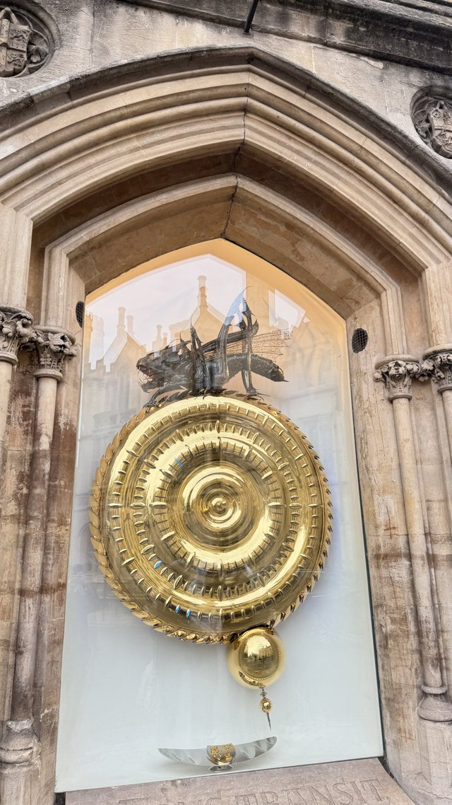 剑桥有名的地标：The Corpus Clock 剑桥科珀斯时钟