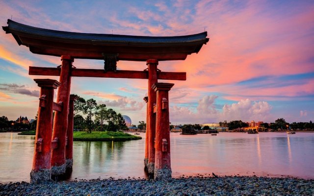 The bridge to the sacred world. Thorium, or Heaven's Gate. (Japan