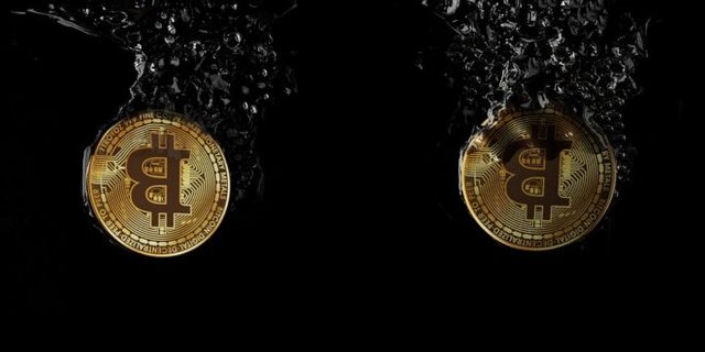 Czy wartoÅ›Ä‡ Bitcoina spadnie do zera Bitcoin ratunkiem dla dÅ‚ugu Å›wiatowego CBOE wycofuje wniosek dot. ETF na Bitcoinie. Bitcoin, a wojna nuklearna