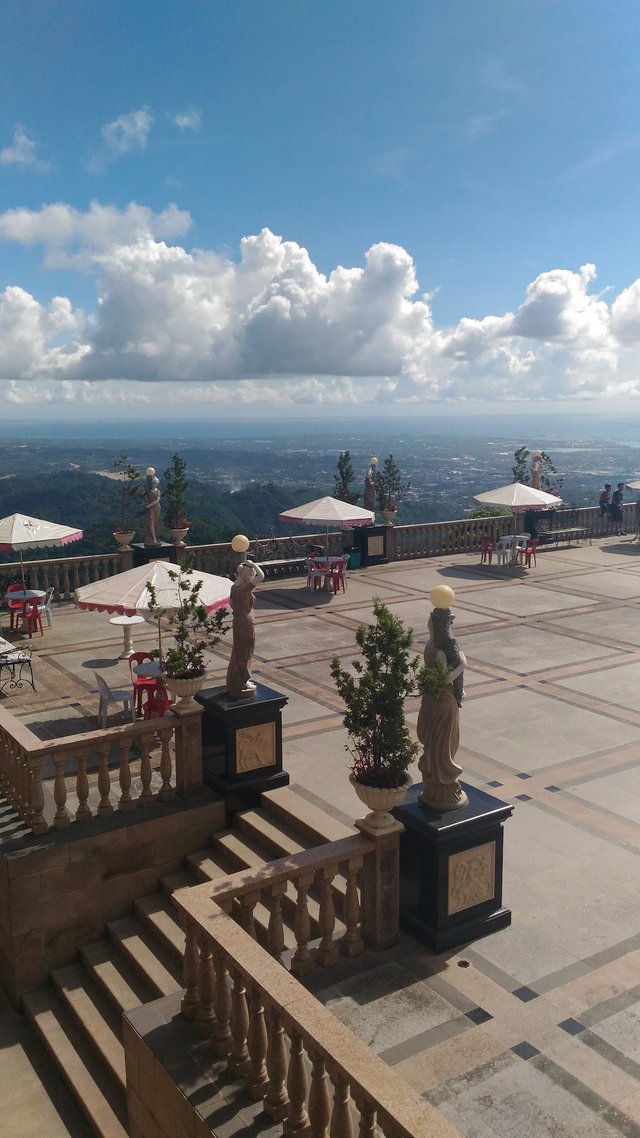 courtyard-view