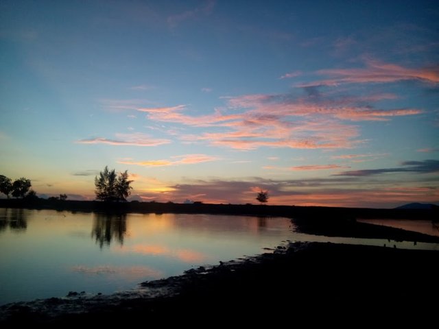 The Beauty Of The Lake At Dusk Koleksi Foto Keindahan Alam Di Waktu Senja Steemit