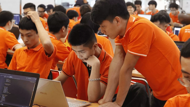 Lý do nên chọn khóa học lập trình tại FPT Aptech thay vì xét tuyển đại học