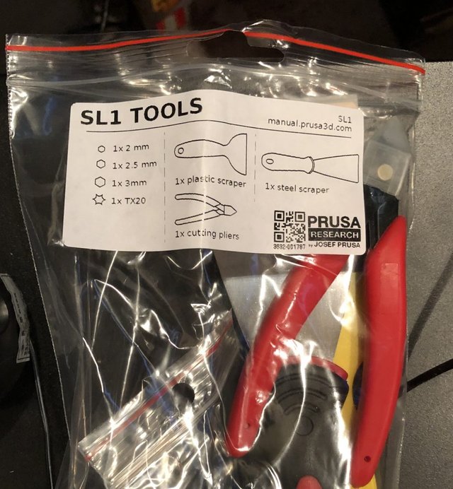 Supplied tools in prusa sl1 package