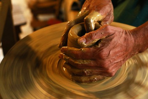 wood-wheel-workshop-spinning-pottery-close-up-989432-pxhere.com.jpg